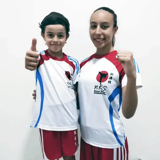 T-shirt e calção – equipamento NKS